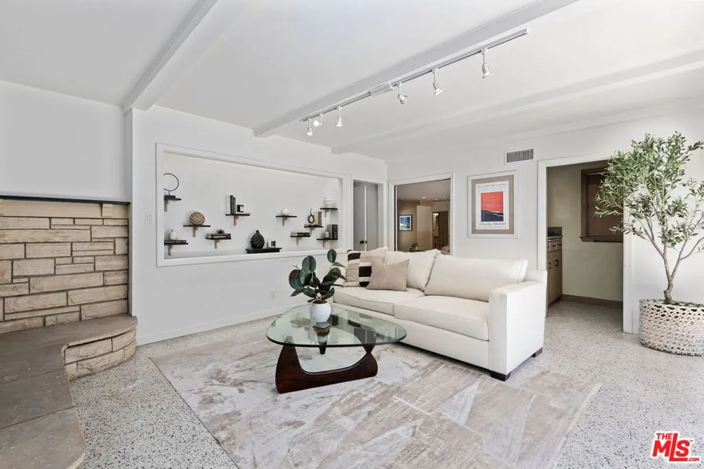 Los Angeles, California 90024, United States, 5 Bedrooms Bedrooms, ,4 BathroomsBathrooms,Residential,Active,179466