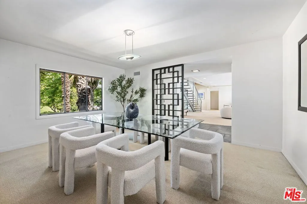 Los Angeles, California 90024, United States, 5 Bedrooms Bedrooms, ,4 BathroomsBathrooms,Residential,Active,179466