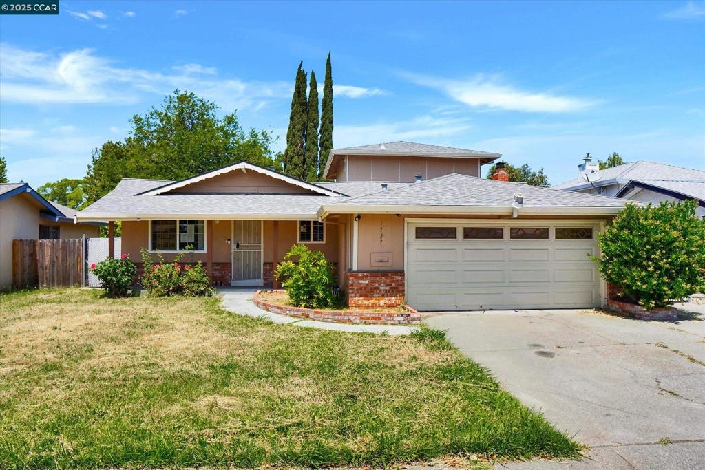 NEW PRICE on this HUD Single Family Home available in West Fairfield. Fantastic opportunity for Buyers to personalize this spacious 4 Bedroom/3 Bath property to create their Dream Home. Separate Living room. Huge Family Room with Fireplace. Upstairs Primary Bedroom with Bathroom. Building in the backyard for extra storage. Prime location close to all the shops and restaurants of the Solano Town Center Mall. Minutes to the Hwy. 80 On-ramp. For a Virtual Tour go to:https://my.matterport.com/show/?m=FfH9CveFpAc OPEN HOUSE SUN 8/10 1-4PM