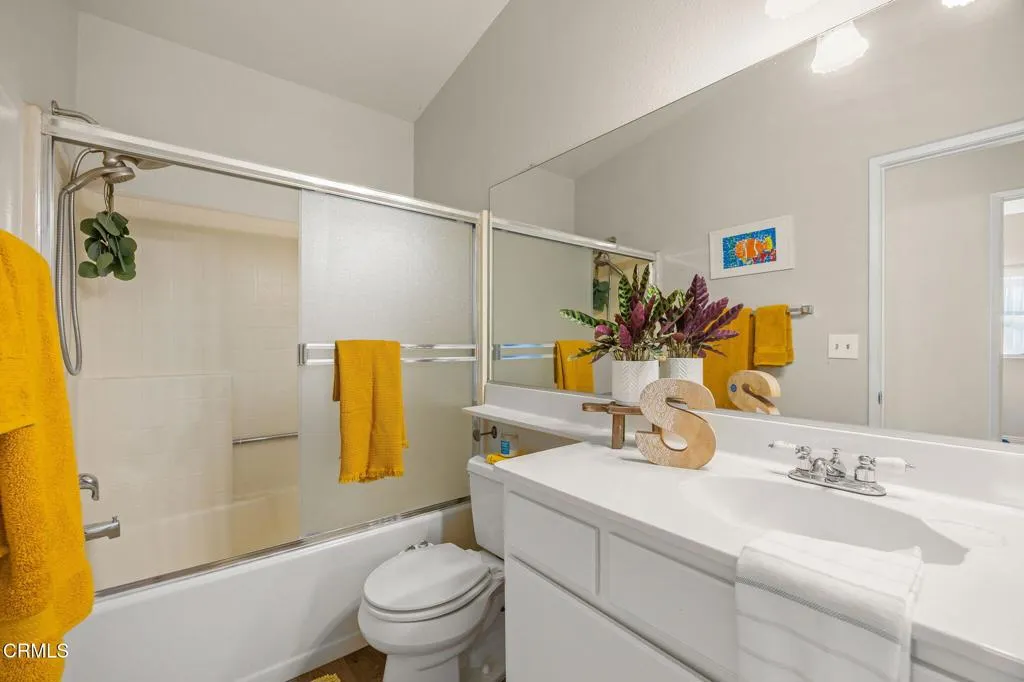 Saugus, California 91390, United States, 3 Bedrooms Bedrooms, ,2 BathroomsBathrooms,Residential,Active,169668