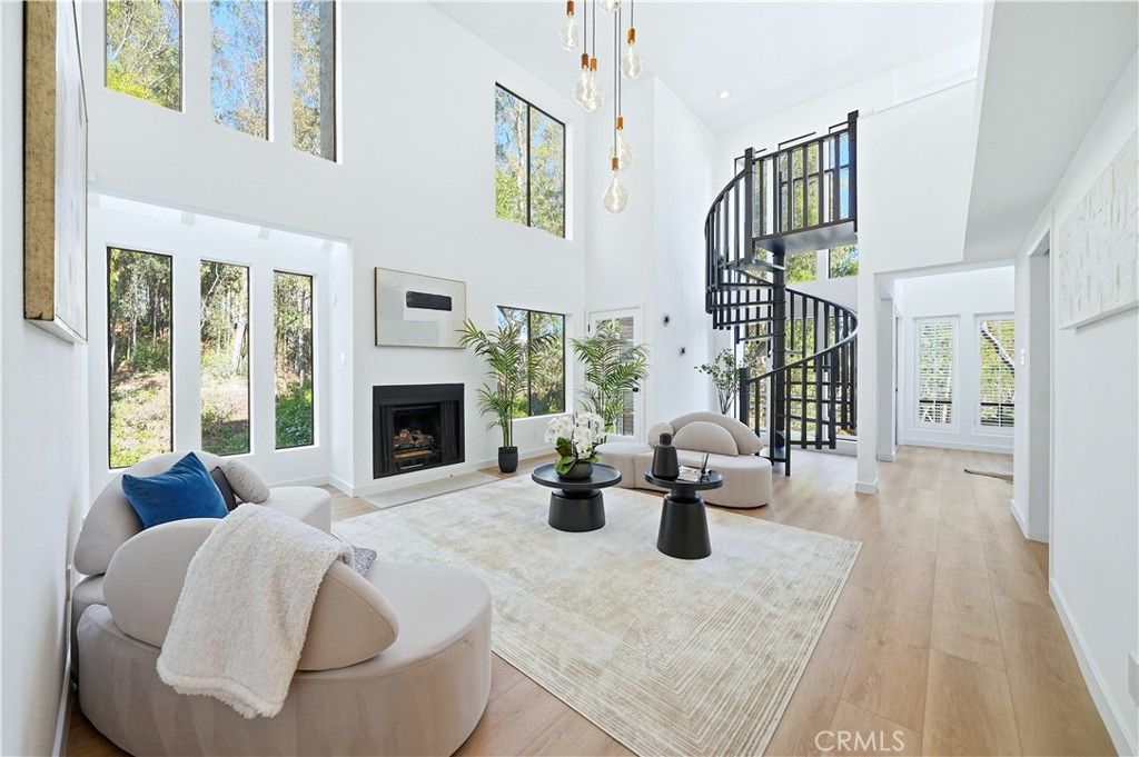 Photo of 11601 Montana Ave #7, Brentwood, CA 90049 (MLS # OC25250445)