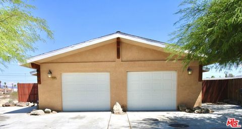 Photo of 6587 Oasis Avenue #B, 29 Palms, CA 92277 (MLS # 25603547) Photo of 6587 Oasis Avenue #B, 29 Palms, CA 92277 (MLS # 25603547)