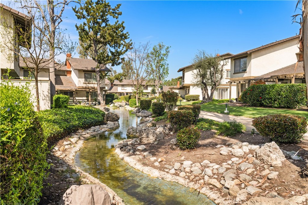 1678 Aspen Village