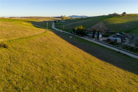Tiny photo for 3520 Yosemite Place, Paso Robles, CA 93446 (MLS # NS26001819)
