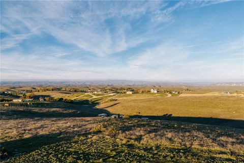 Tiny photo for 3520 Yosemite Place, Paso Robles, CA 93446 (MLS # NS26001819)