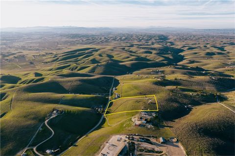 Tiny photo for 3520 Yosemite Place, Paso Robles, CA 93446 (MLS # NS26001819)