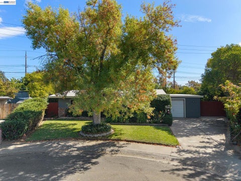 Photo of 2485 Fernandez Dr DR, Sacramento, CA 95822 (MLS # 41152346)