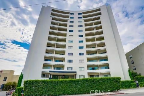 Photo of 7250 Franklin Ave, Los Angeles, CA 90046 (MLS # DW26081889)