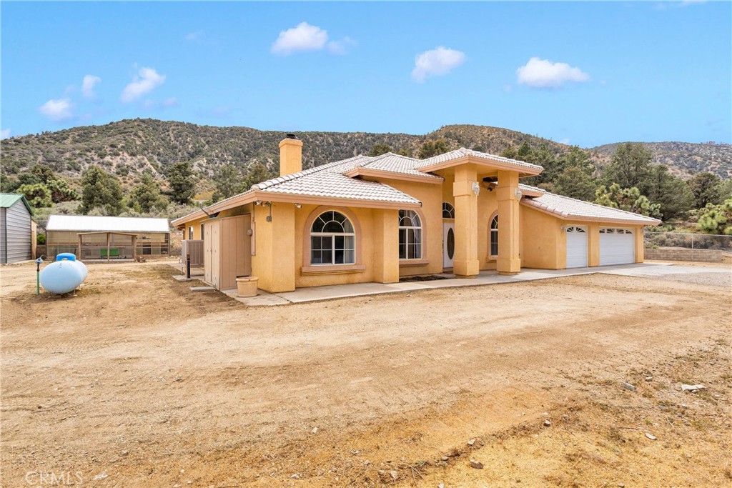 1679 Desert Front Road