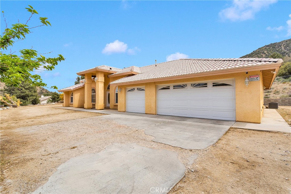 1679 Desert Front Road
