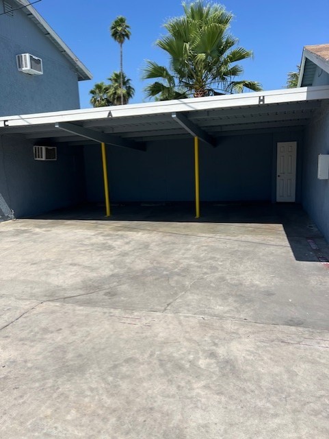 216 E 10th