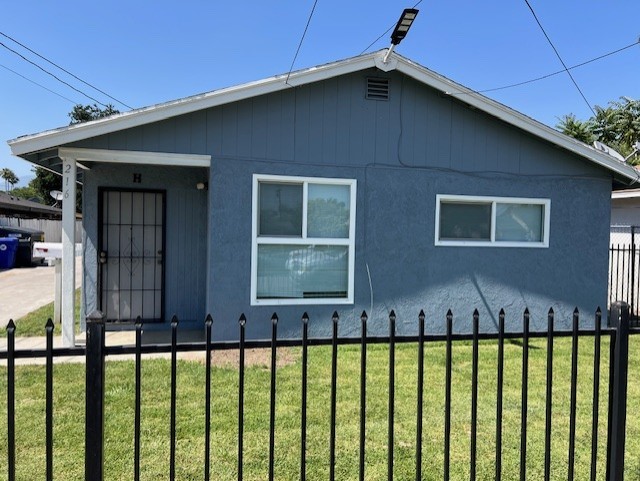 216 E 10th