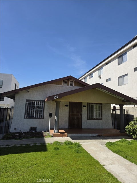Photo of 527 N Hobart BLVD, Los Angeles, CA 90004 (MLS # SR26163149)
