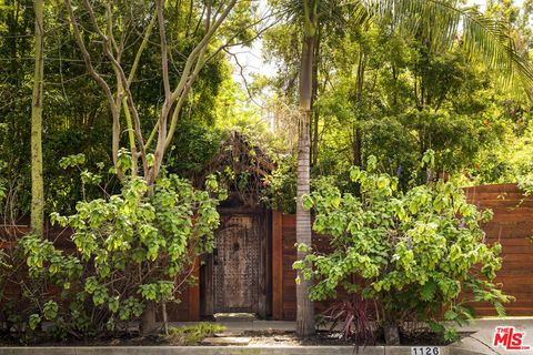 Photo of 1126 Indiana Avenue, Venice, CA 90291 (MLS # 26724699)