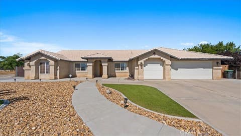 Photo of 10916 Braceo ST, Victorville, CA 92392 (MLS # IG26143191)