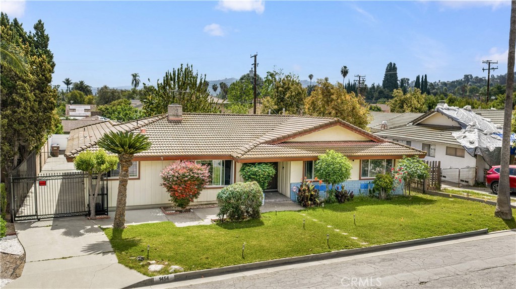 1454 Ameluxen Avenue