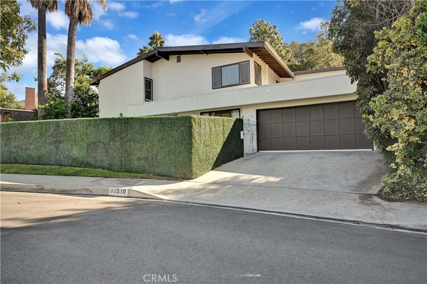 Welcome to this beautiful 4 bedrooms and 3 bathrooms 2-story single family home in the heart of Studio City. Designed for comfort and style, this home offers a blend of natural elegance and modern comfort. Interior enjoyments are natural hardwood floors, sun filled living space with abundant natural light, and the kitchen is perfect for preparing your favorite meals. A spacious master retreat with a wardrobe closet that serves as your personal oasis, offering generous space for clothing, shoes, and more. Have fun outdoors with a private space for entertainment and relaxation. The home offers a private evergreen wall, and a 2-car garage. It is conveniently located near Fryman Canyon trails, offering the perfect blend of city living and nature escape. Enjoy a wholesome home in this inviting Studio City home. Renters Insurance required. Non-Smoking Property.