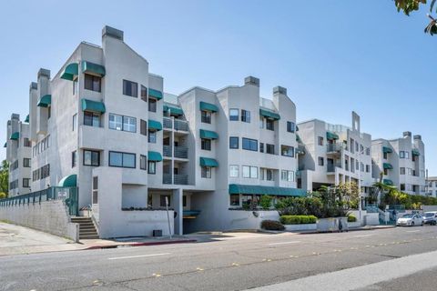 Photo of 320 Peninsula Avenue #215, San Mateo, CA 94401 (MLS # ML82045496)