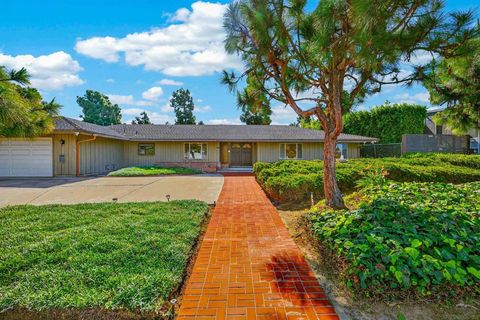 Photo of 86 Via De Laurencio, Chula Vista, CA 91910 (MLS # 260005146SD)