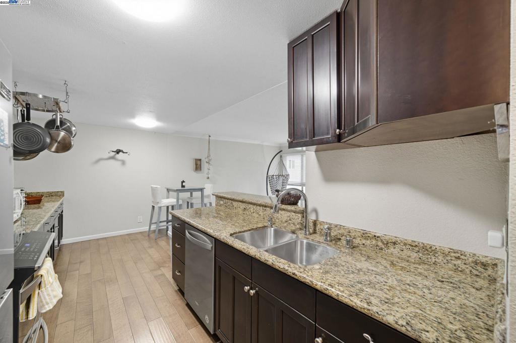 ADAMS POINT - Residential