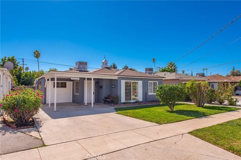 Photo of 18638 Malden, Northridge, CA 91324 (MLS # SR25249585) Photo of 18638 Malden, Northridge, CA 91324 (MLS # SR25249585)