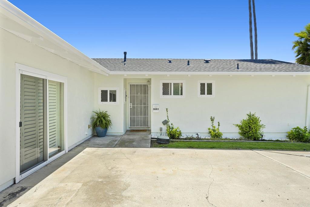 3883 Mount Everest Blvd.