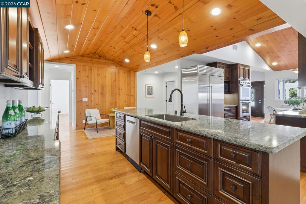 1124 Sanders Dr Dr