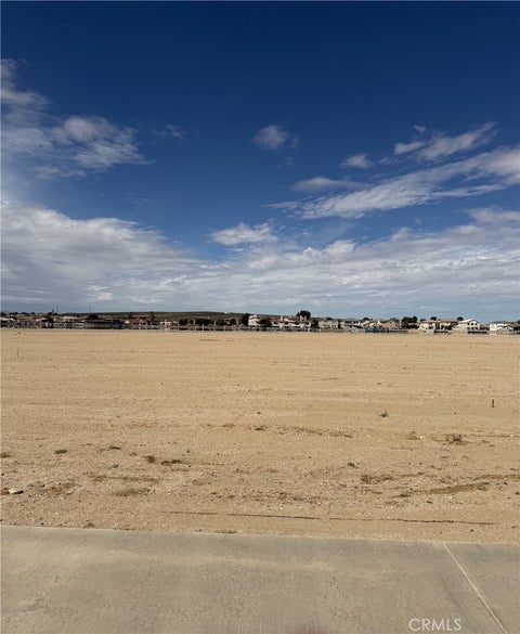 Photo of 10 Lakeview, Helendale, CA 92342 (MLS # HD26195032)