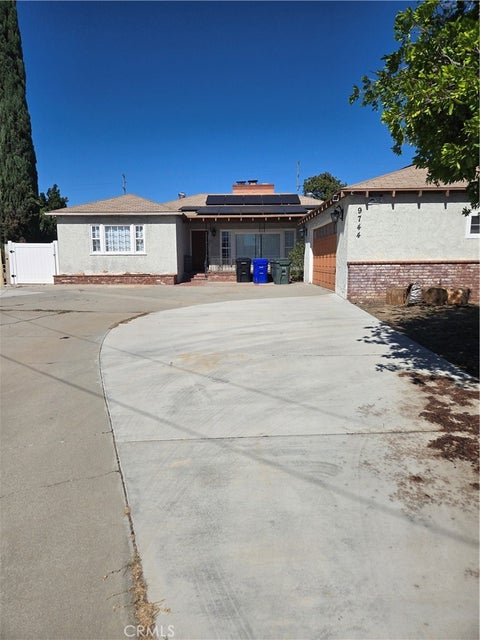 Photo of 9744 Mango DR, Fontana, CA 92335 (MLS # IV26223329)
