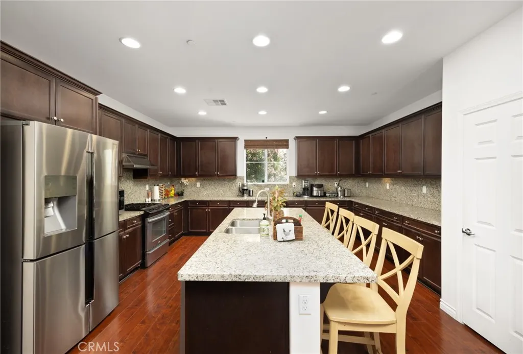 Ontario, California 91764, United States, 4 Bedrooms Bedrooms, ,3 BathroomsBathrooms,Residential,Active,120613