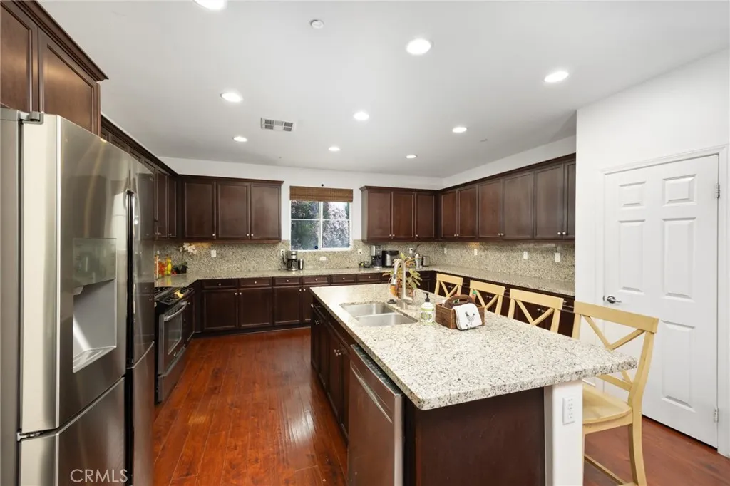 Ontario, California 91764, United States, 4 Bedrooms Bedrooms, ,3 BathroomsBathrooms,Residential,Active,120613