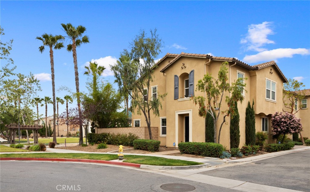 2969 E Via Corvina