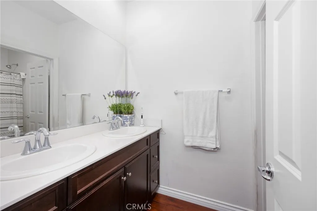 Ontario, California 91764, United States, 4 Bedrooms Bedrooms, ,3 BathroomsBathrooms,Residential,Active,120613