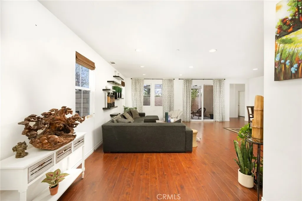 Ontario, California 91764, United States, 4 Bedrooms Bedrooms, ,3 BathroomsBathrooms,Residential,Active,120613