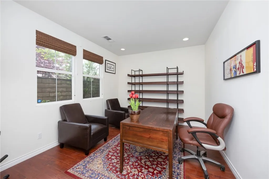 Ontario, California 91764, United States, 4 Bedrooms Bedrooms, ,3 BathroomsBathrooms,Residential,Active,120613