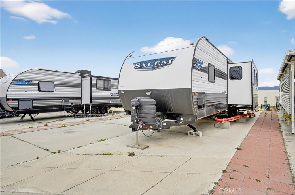 1295 1295 S Cawston Ave