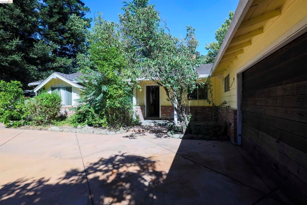5039 Alhambra Valley Rd RD, Martinez CA 94553