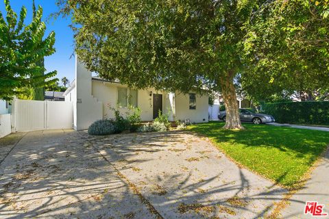 Photo of 611 N Buena Vista Street, Burbank, CA 91505 (MLS # 25628219)