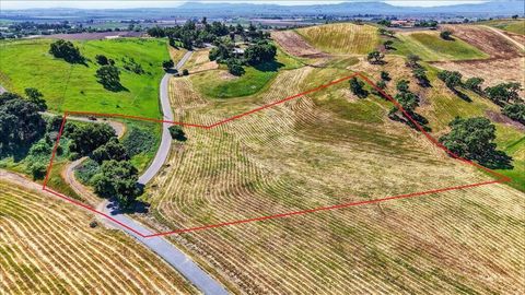 Photo of Pacheco Pass Hwy, Hollister, CA 95023 (MLS # ML82041963)