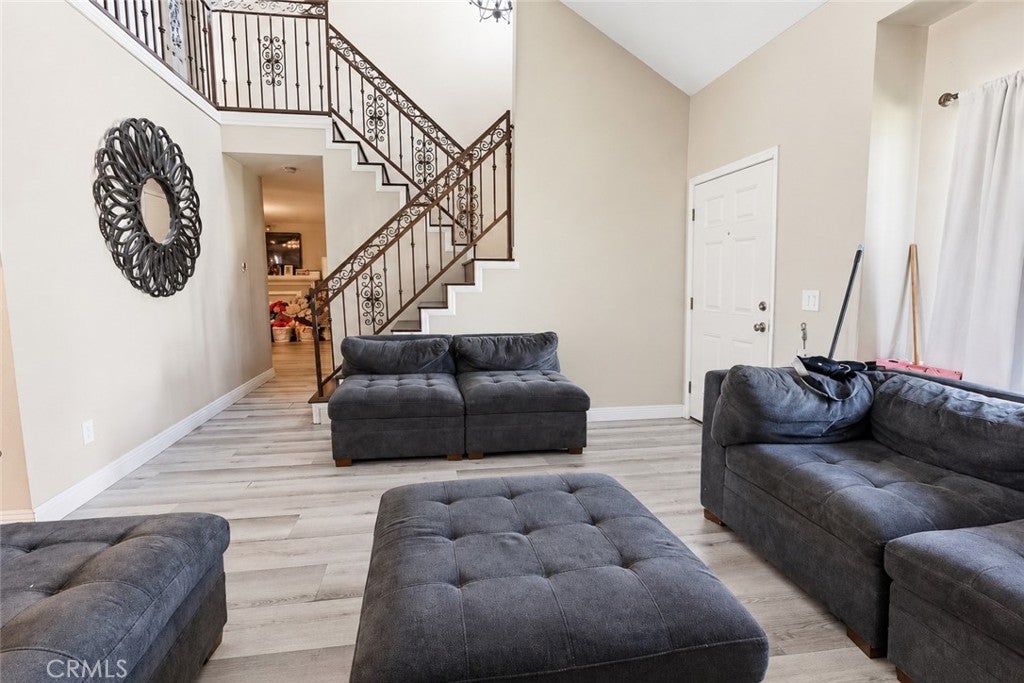 1146 Adel Court