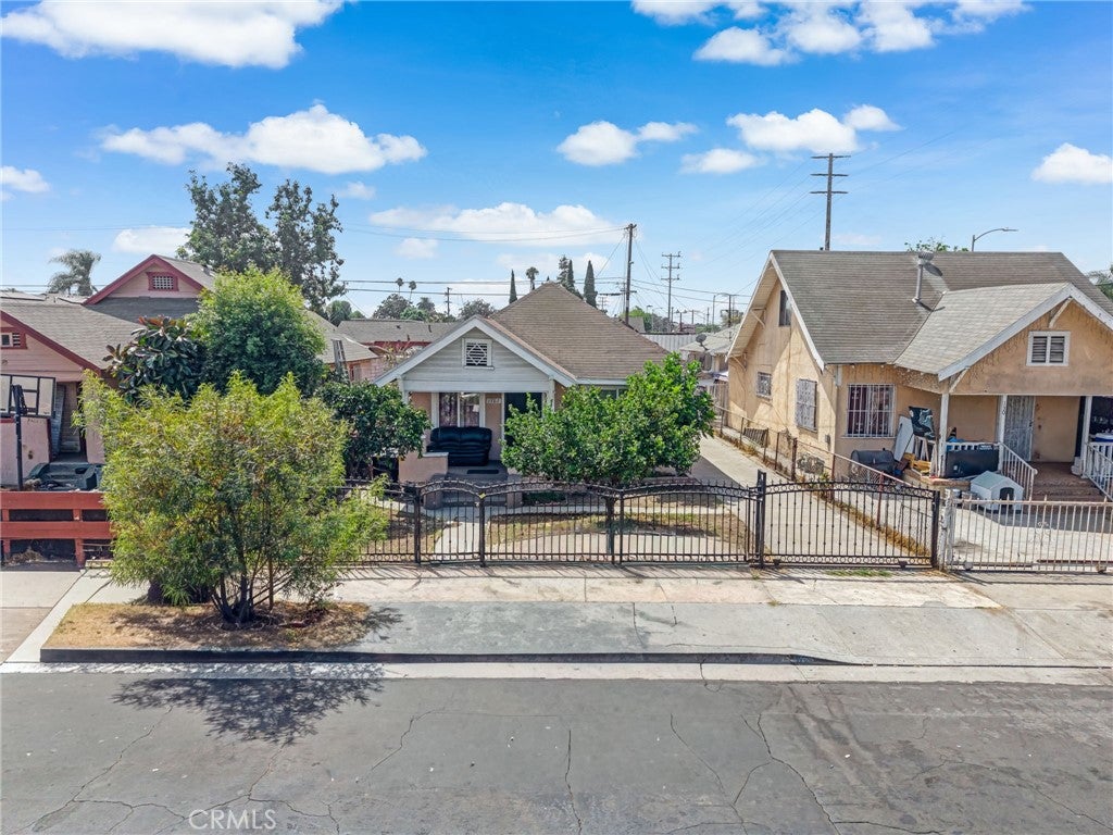 1302 E 48th Place