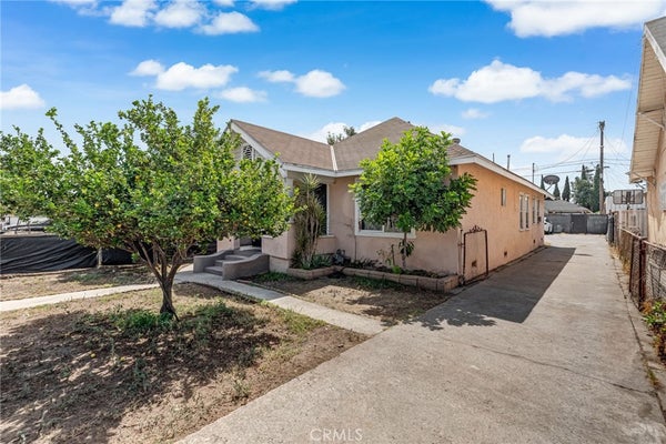 1302 E 48TH PL, LOS ANGELES, CA 90011 - Image 0b025cc59ffcc4d6bfe5e6e35e676f9c/833837372