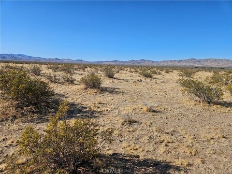 Photo of 800 Alder St, Barstow, CA 92311 (MLS # HD26153375)