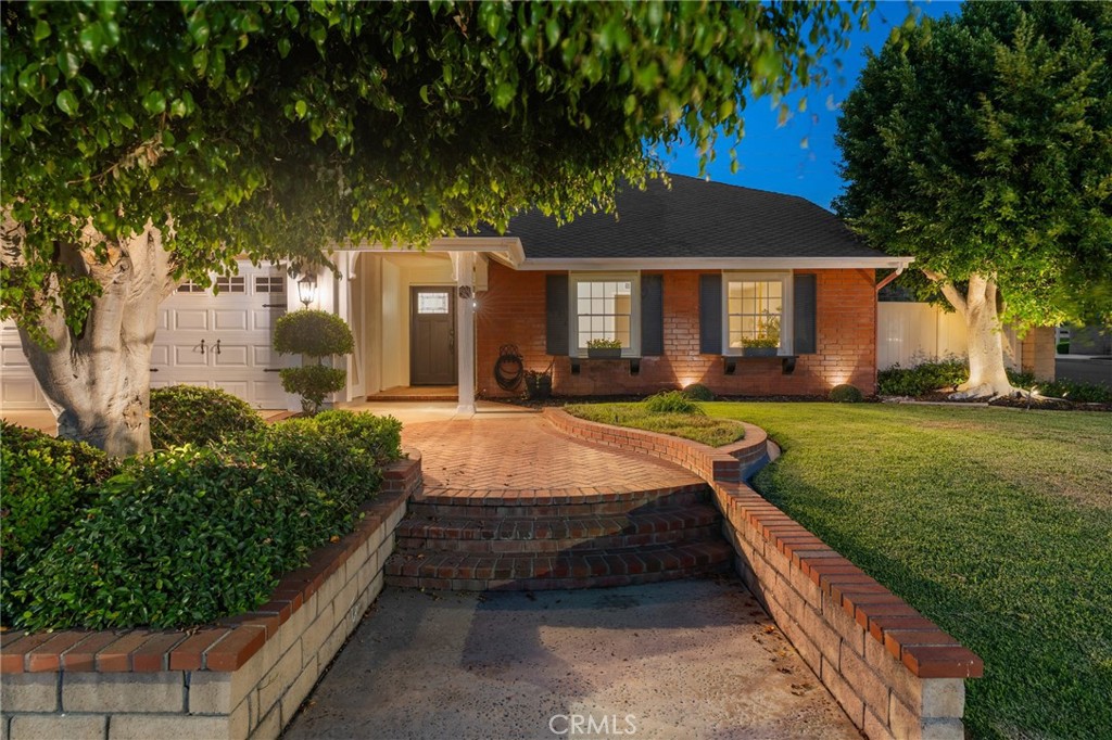 861 N Red Robin Street N