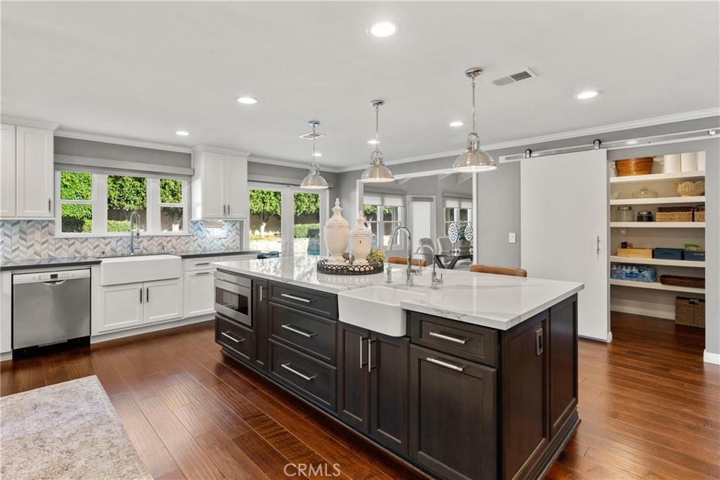 861 N Red Robin Street N