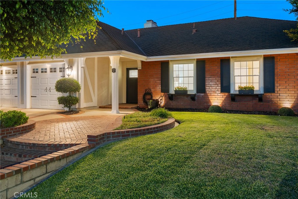 861 N Red Robin Street N