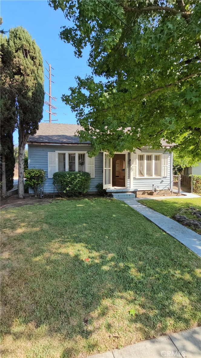 Back on Market — No Fault of Seller!
Your second chance to own a rare piece of South Pasadena history has arrived. Nestled on a peaceful cul-de-sac, this charming vintage residence offers timeless character and endless potential for the discerning buyer.
Inside, you’ll find original hardwood floors, classic windows, and custom built-ins that showcase the craftsmanship of a bygone era. The home’s spacious basement adds a unique bonus — perfect for a creative studio or extra family storage. An additional driveway on the side provides convenient access and extra parking — a rare feature in this historic neighborhood.
Whether you’re inspired to restore its historic charm, reimagine the layout, or redevelop the property entirely, the possibilities are as exciting as the location itself.
Located within the award-winning South Pasadena school district, and just moments from shops, cafés, parks, and Metro access, this property offers the perfect blend of character, community, and convenience.