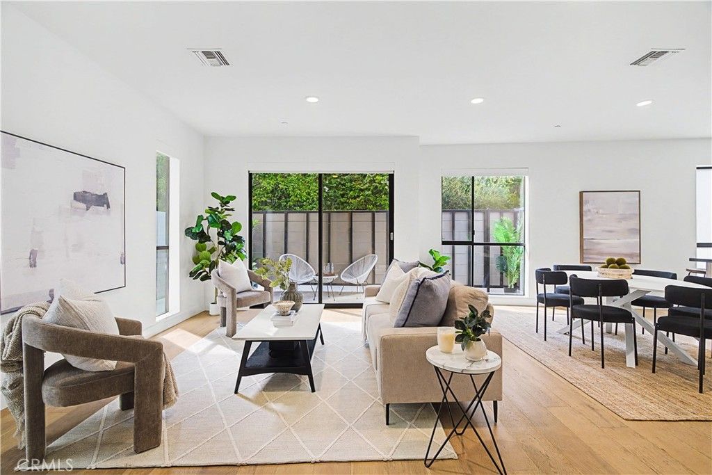 Photo of 3981 Moore Street #101, Los Angeles, CA 90066 (MLS # SB25279509)