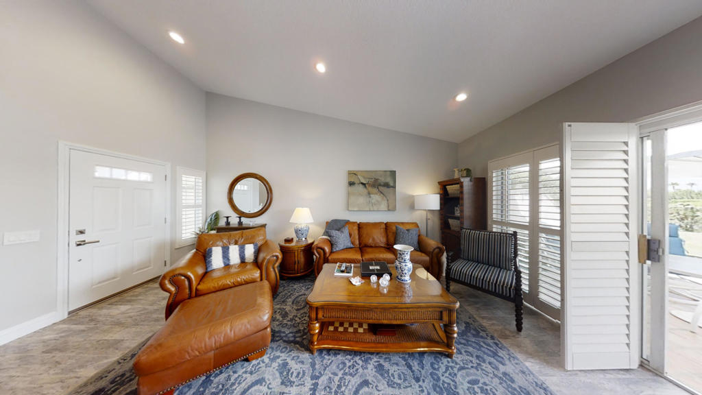 208 Desert Falls Drive E