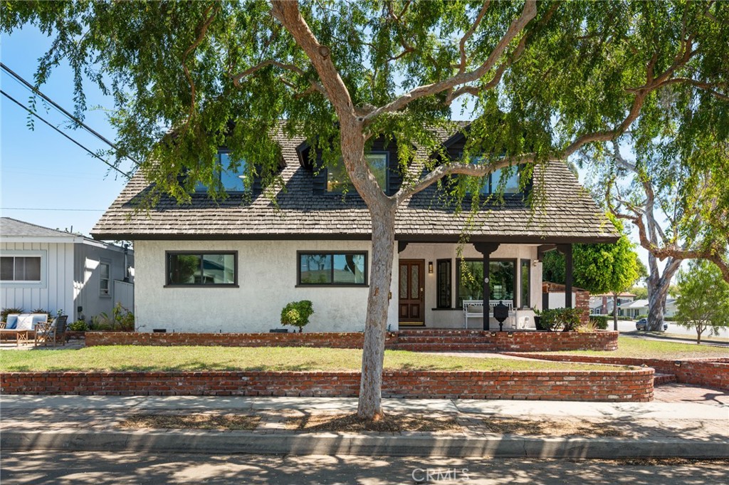 1122 Cranbrook Avenue